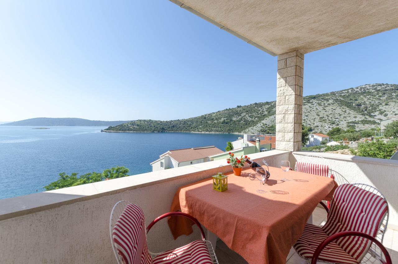 Apartments Ante Vinišće المظهر الخارجي الصورة