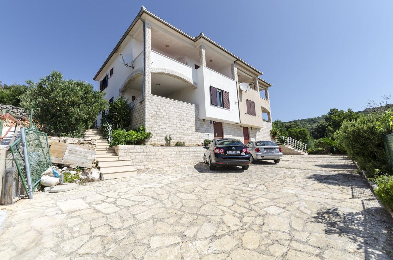 Apartments Ante Vinišće المظهر الخارجي الصورة
