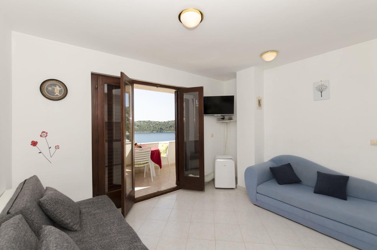 Apartments Ante Vinišće المظهر الخارجي الصورة